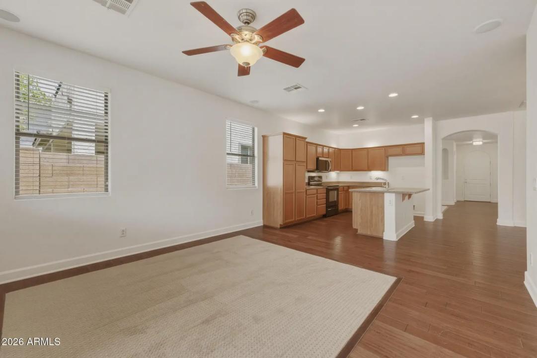 Real Estate Picture 18