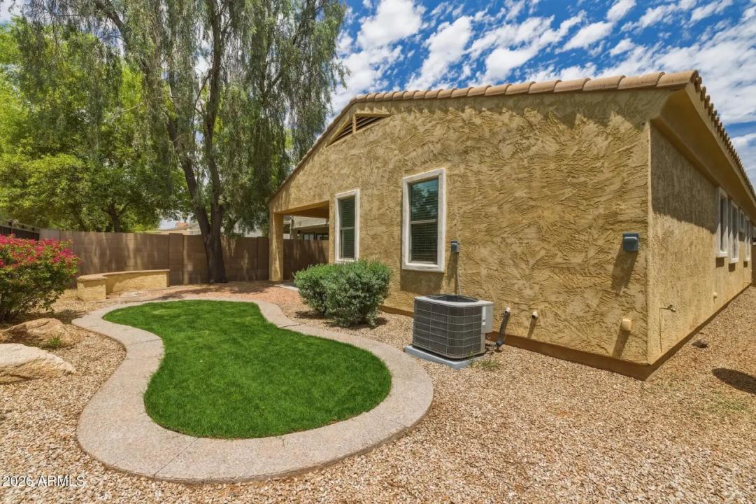 Real Estate Picture 37