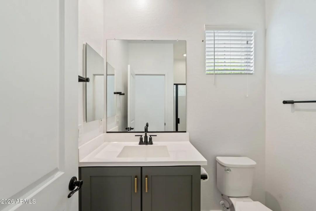Real Estate Picture 11