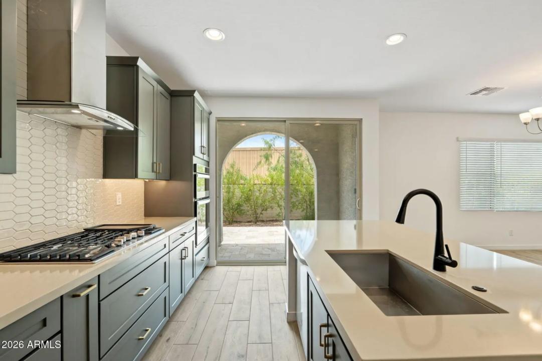Real Estate Picture 6