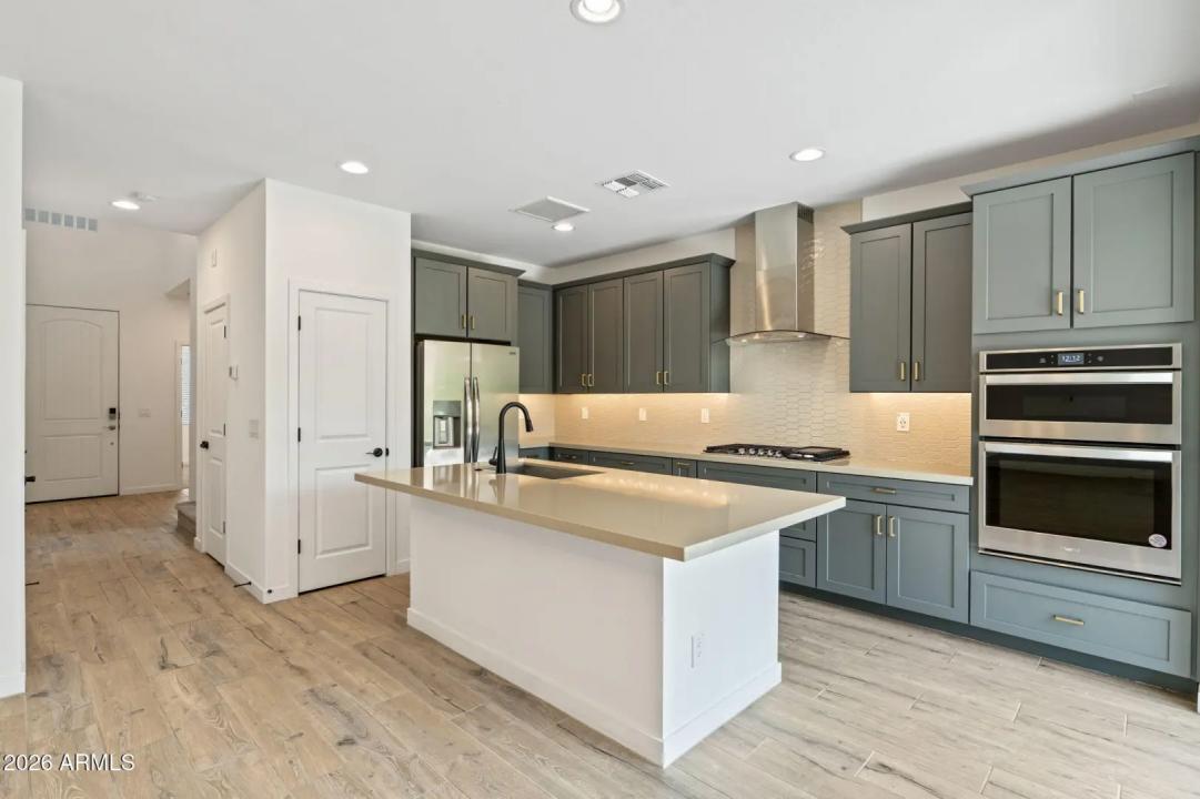 Real Estate Picture 8