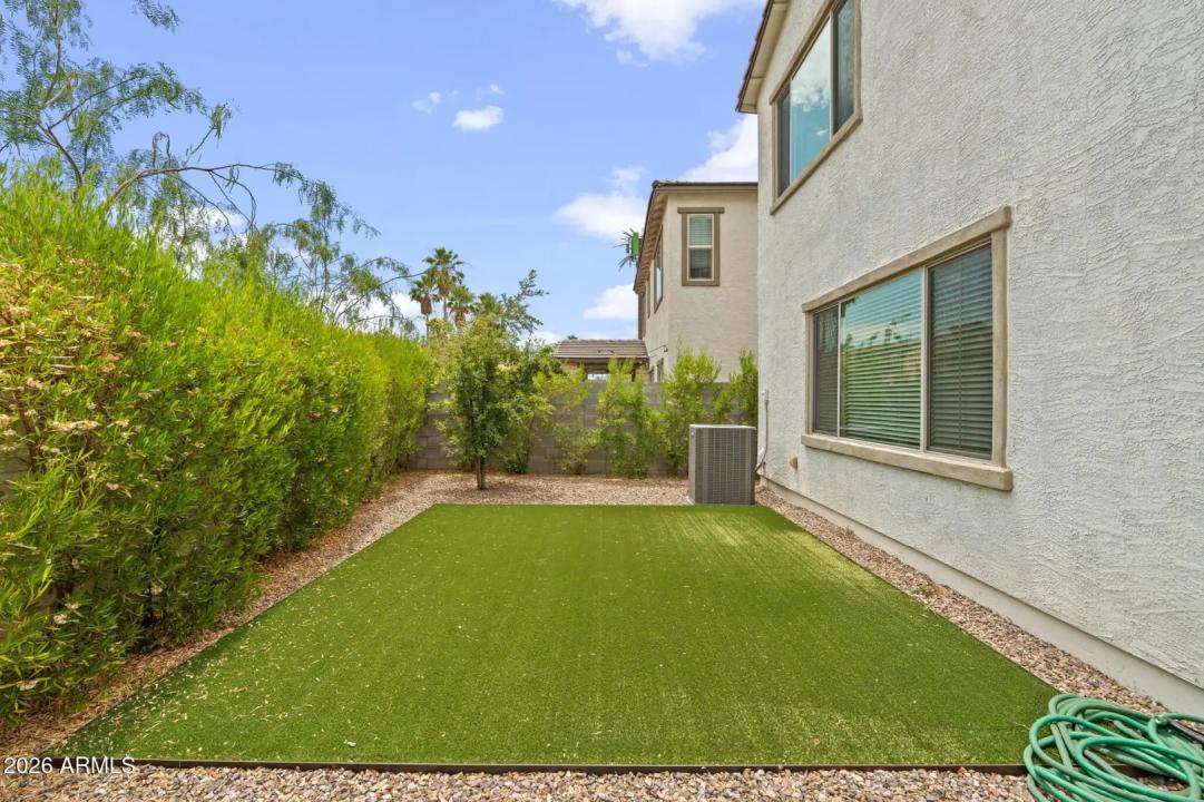 Real Estate Picture 16