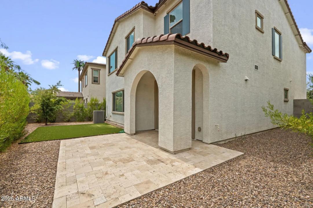 Real Estate Picture 18