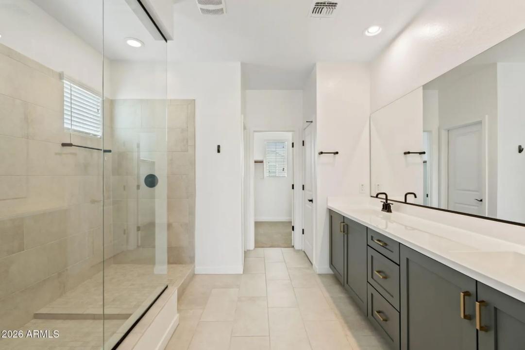 Real Estate Picture 42