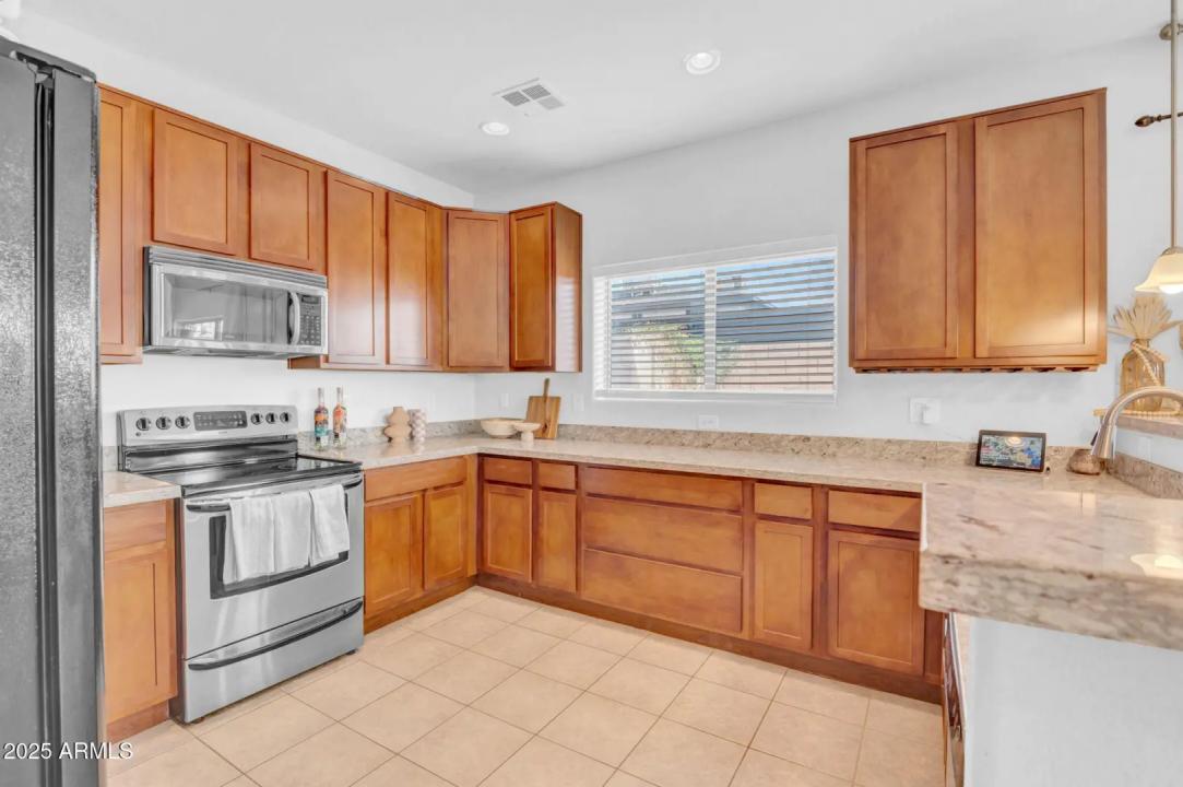 Real Estate Picture 5