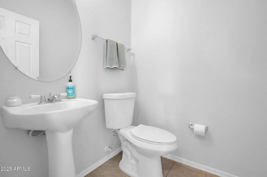 Real Estate Picture 7