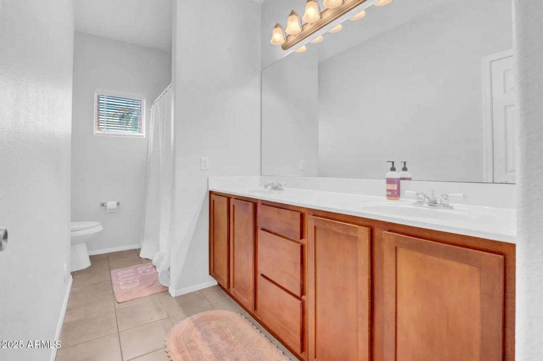 Real Estate Picture 9
