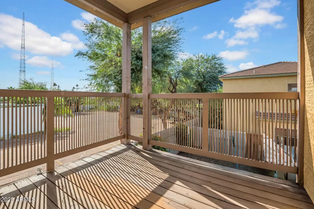 Real Estate Picture 11