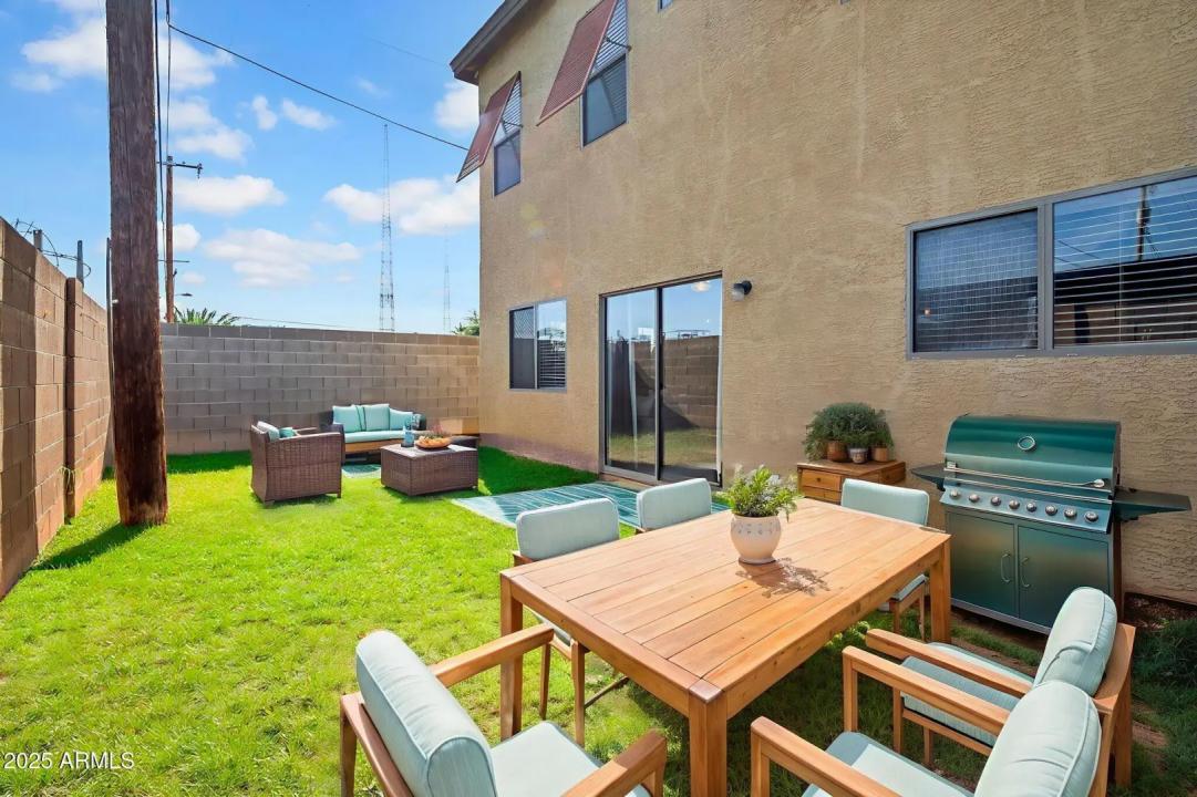 Real Estate Picture 16
