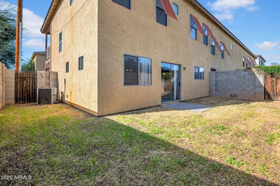Real Estate Picture 17