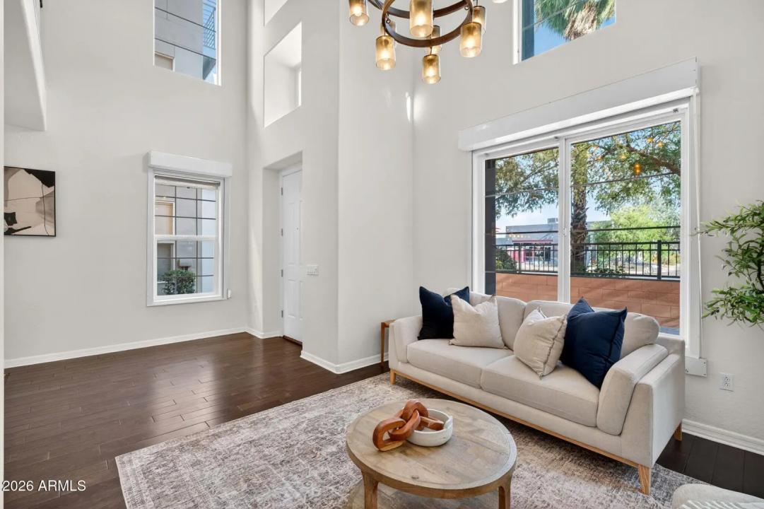 Real Estate Picture 5