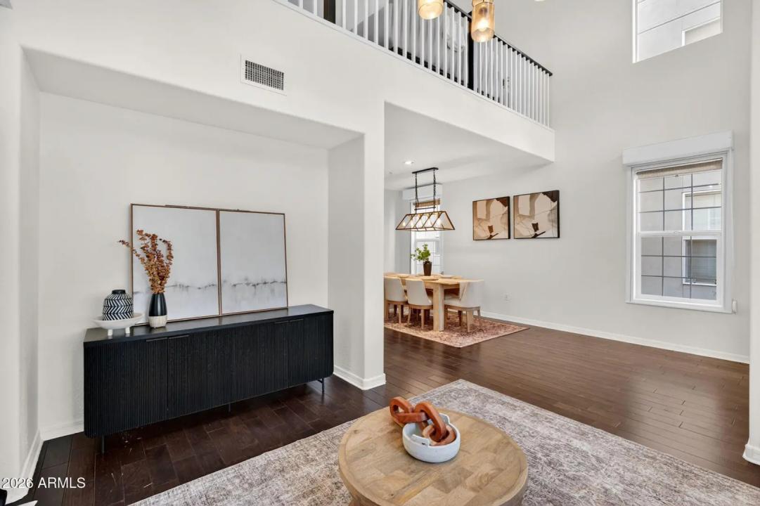 Real Estate Picture 6