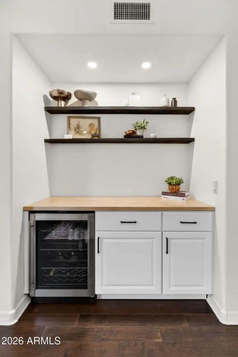 Real Estate Picture 14