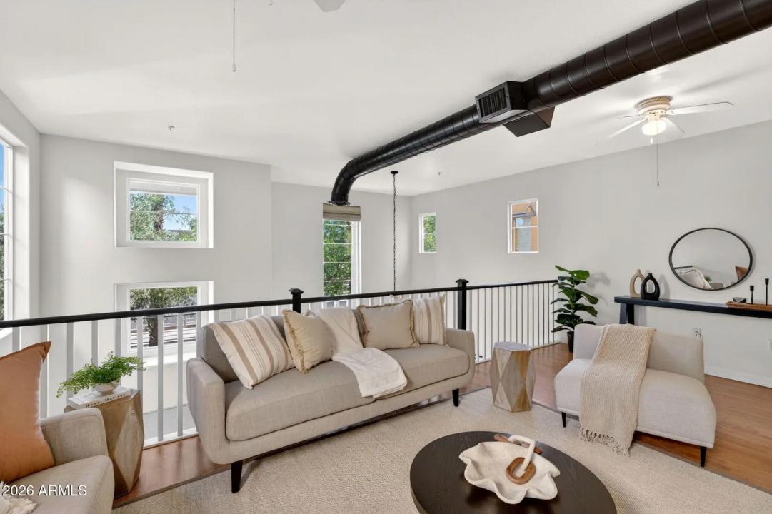 Real Estate Picture 18