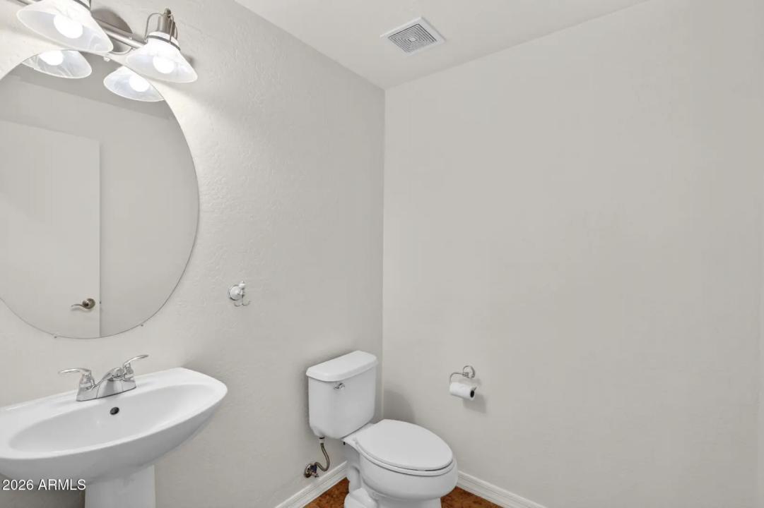 Real Estate Picture 32