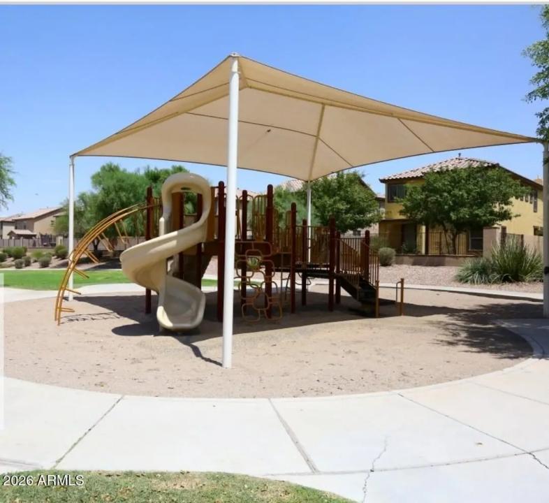 Real Estate Picture 33