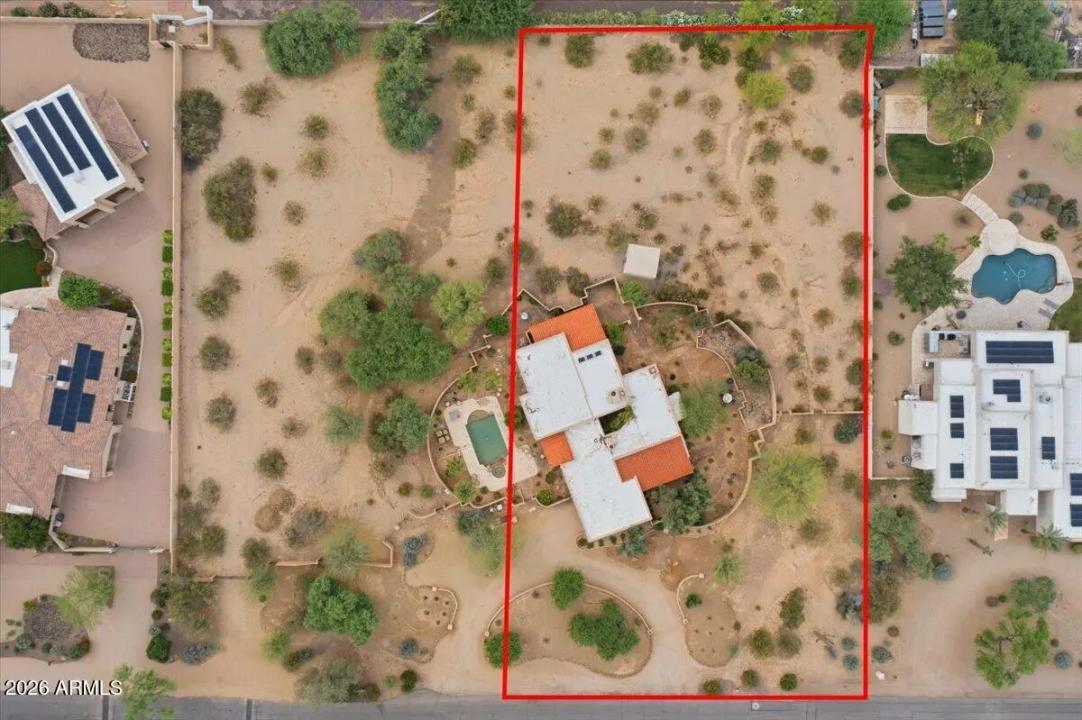 Real Estate Picture 4