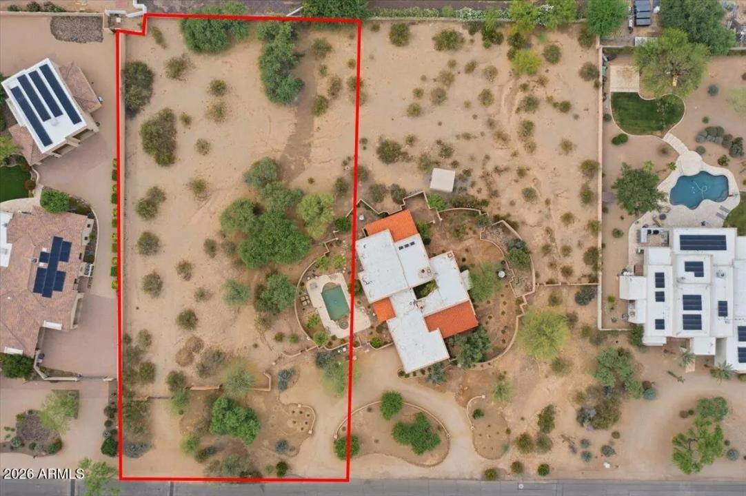 Real Estate Picture 4