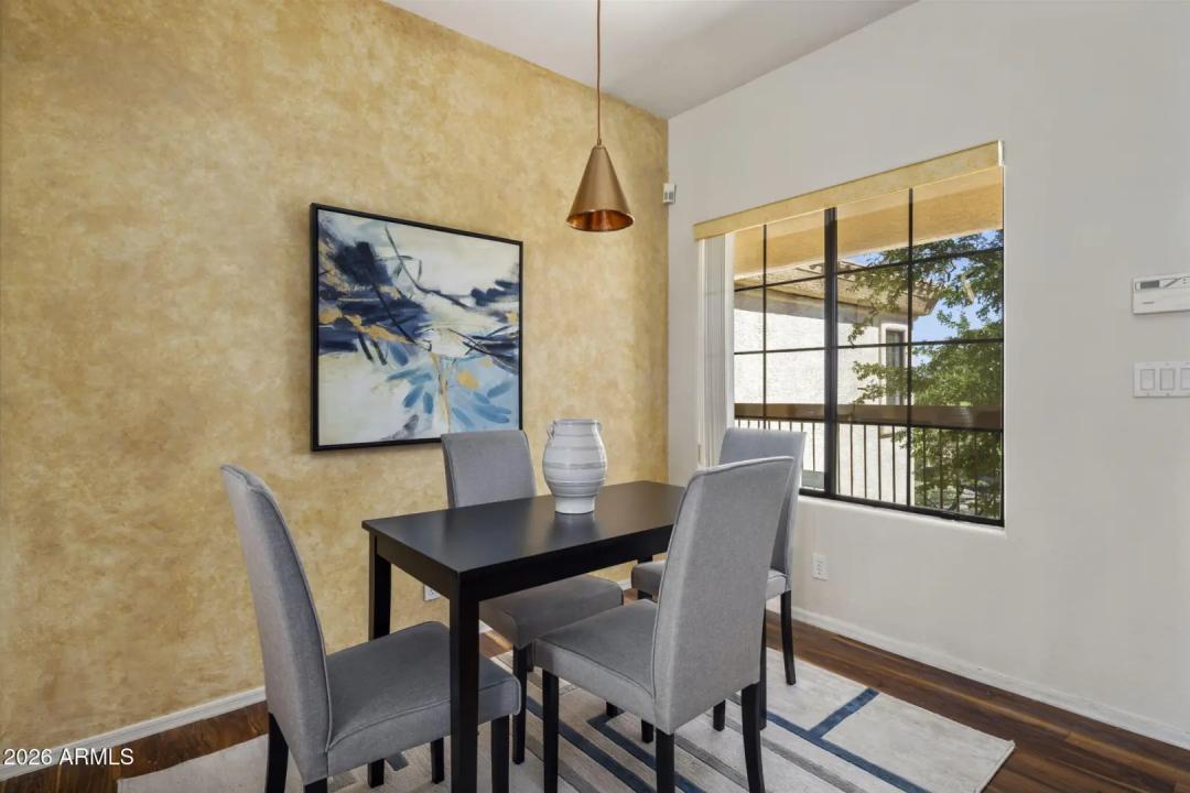 Real Estate Picture 7