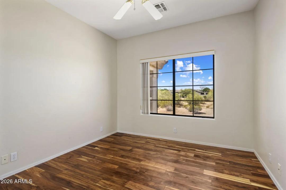 Real Estate Picture 8