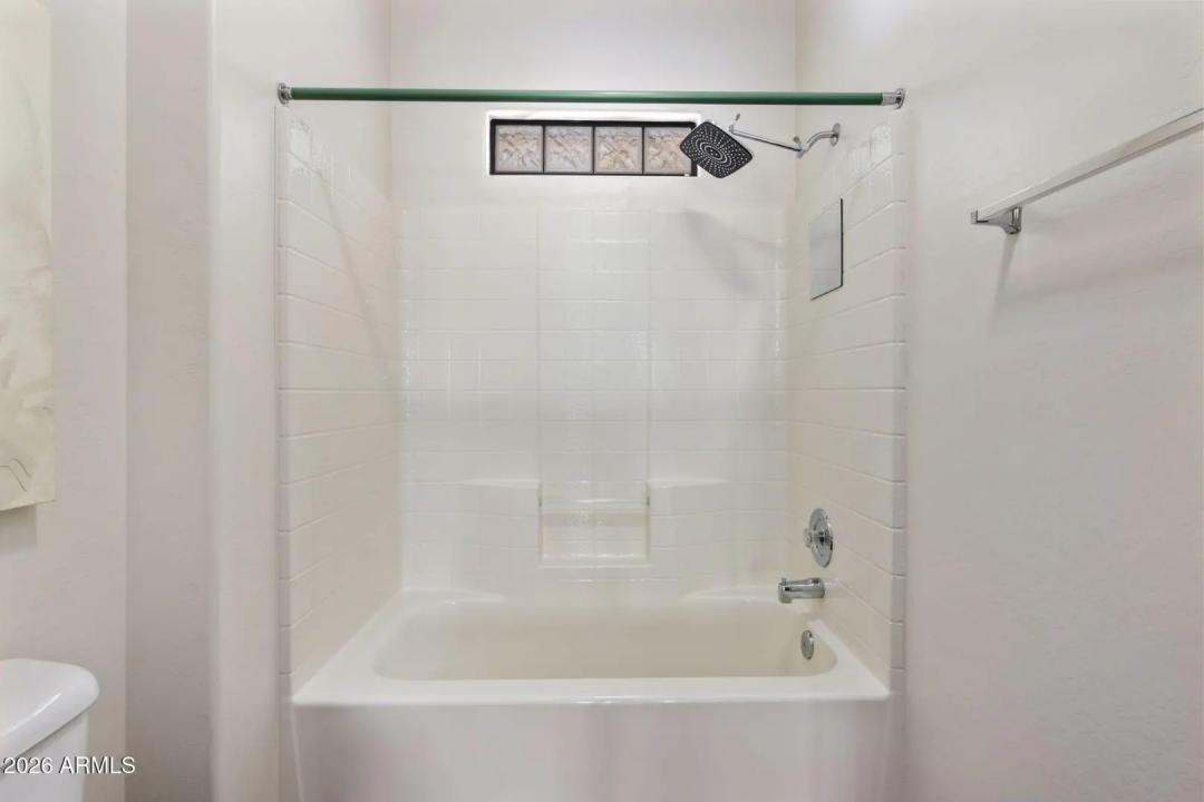 Real Estate Picture 9