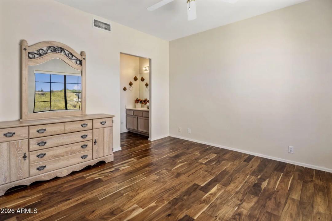 Real Estate Picture 11