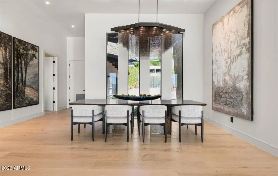 Real Estate Picture 5