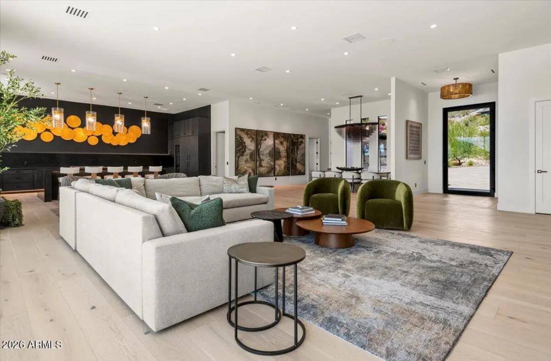 Real Estate Picture 18
