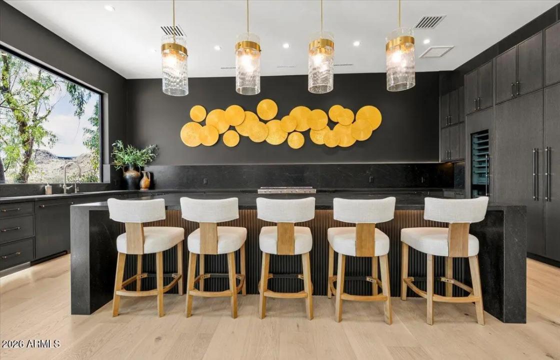 Real Estate Picture 12
