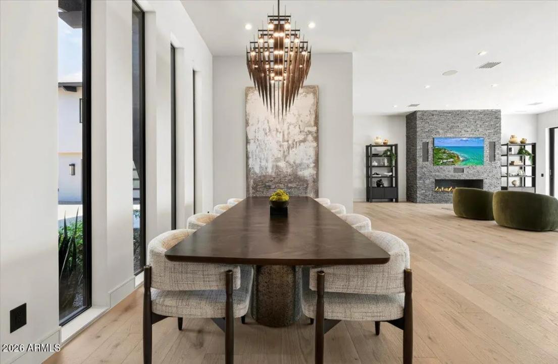Real Estate Picture 6