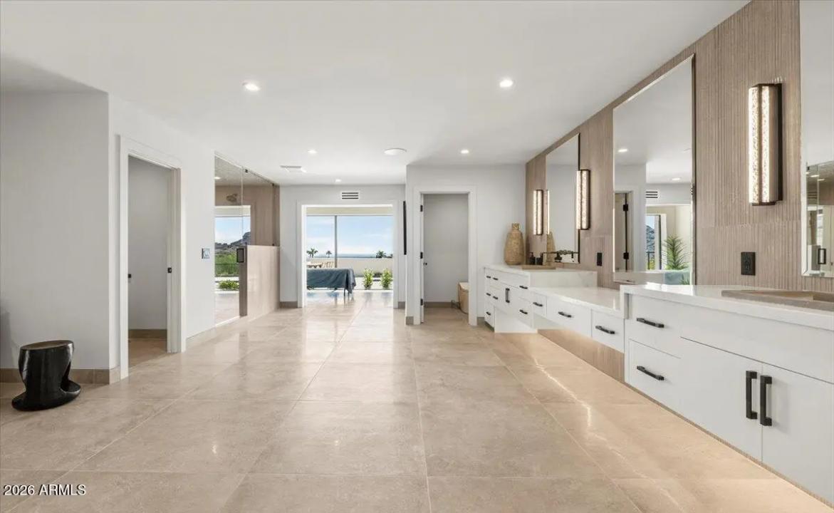 Real Estate Picture 38