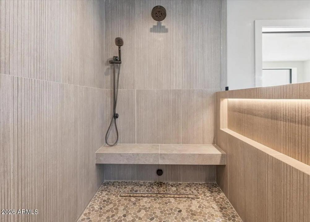 Real Estate Picture 42