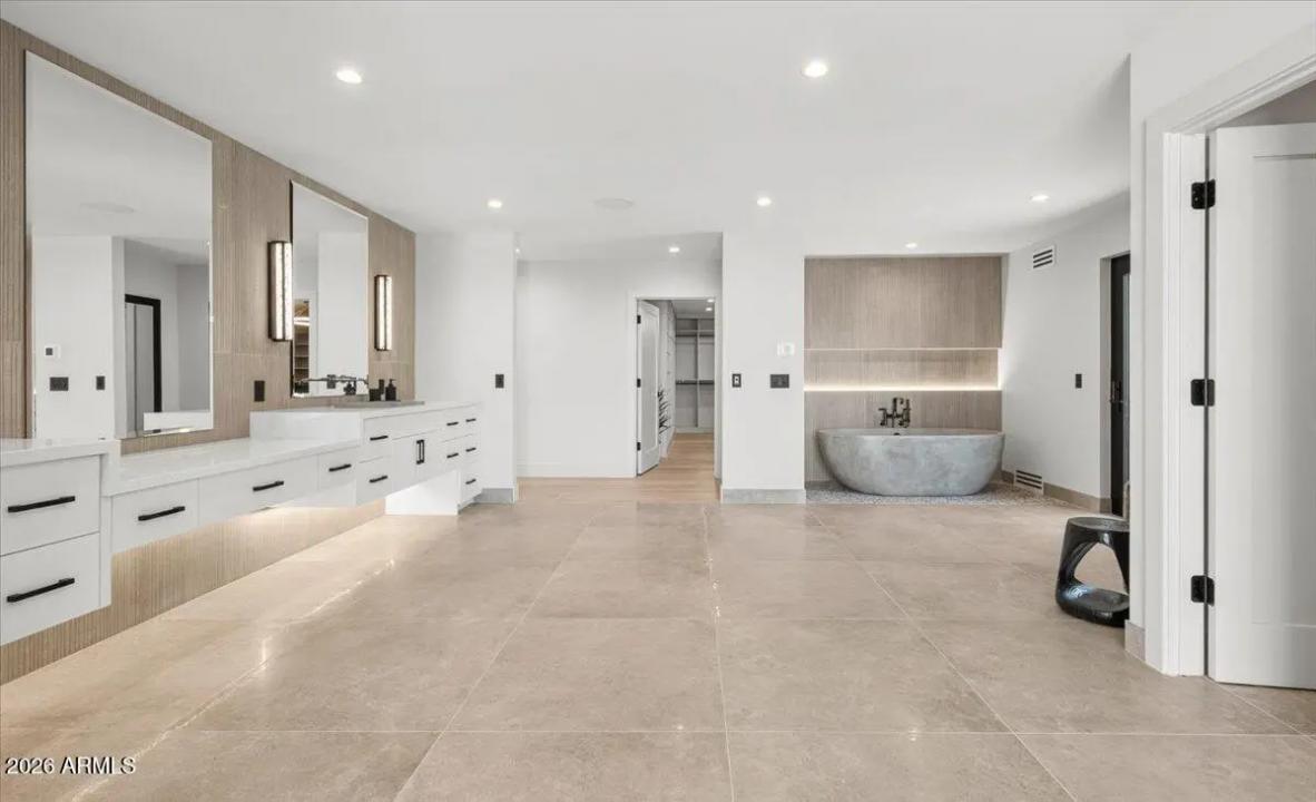 Real Estate Picture 40