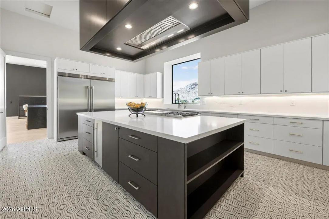 Real Estate Picture 7