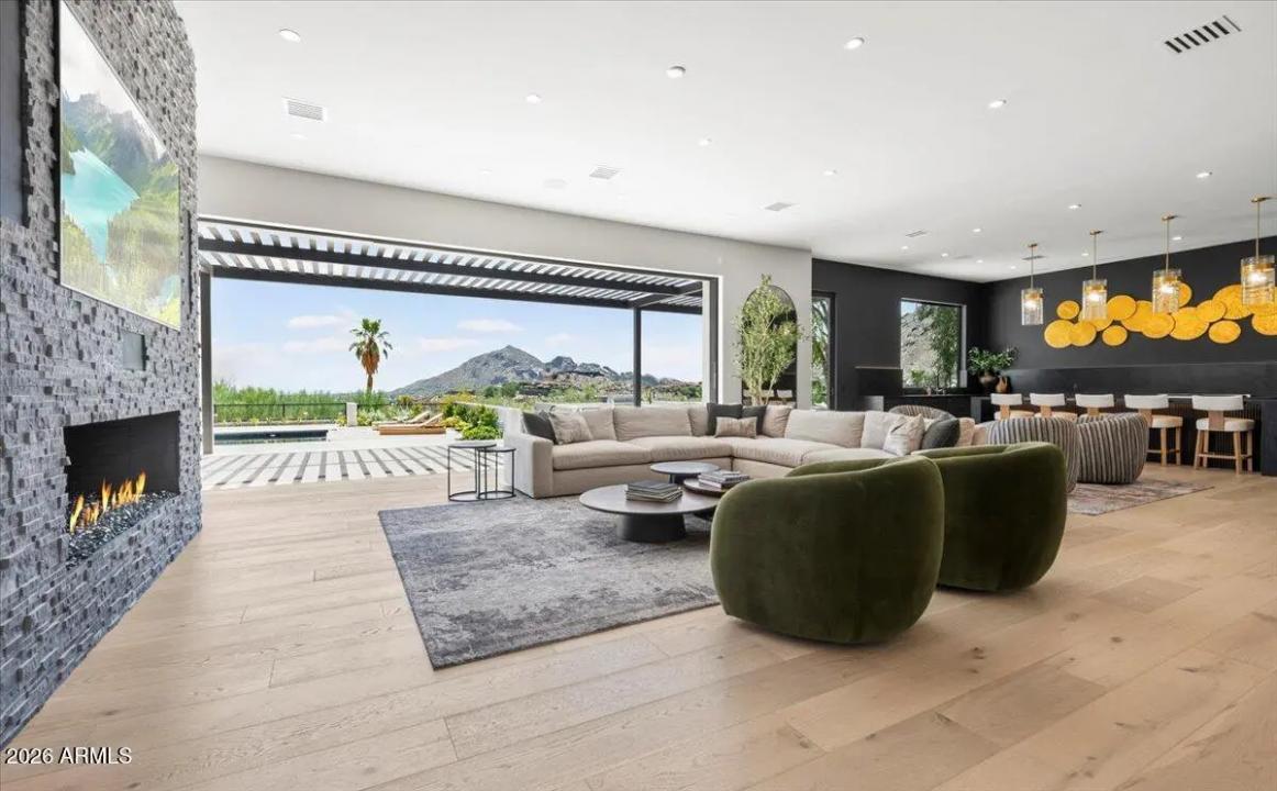 Real Estate Picture 19
