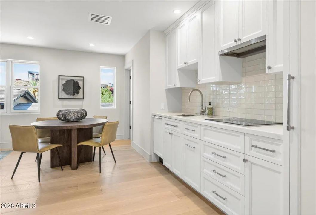 Real Estate Picture 60
