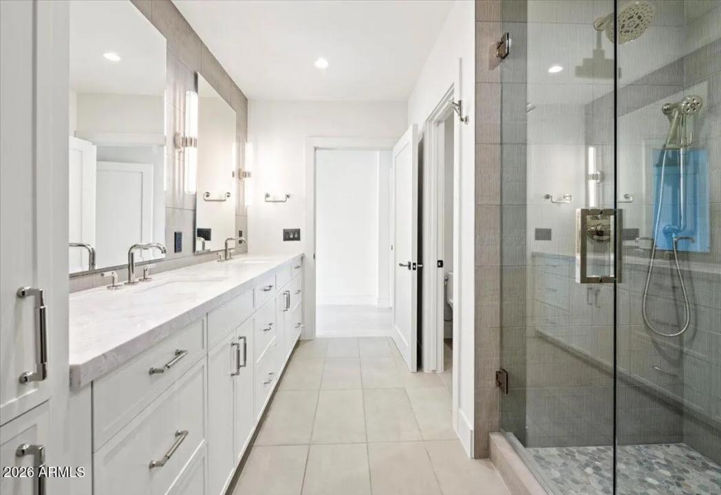 Real Estate Picture 50