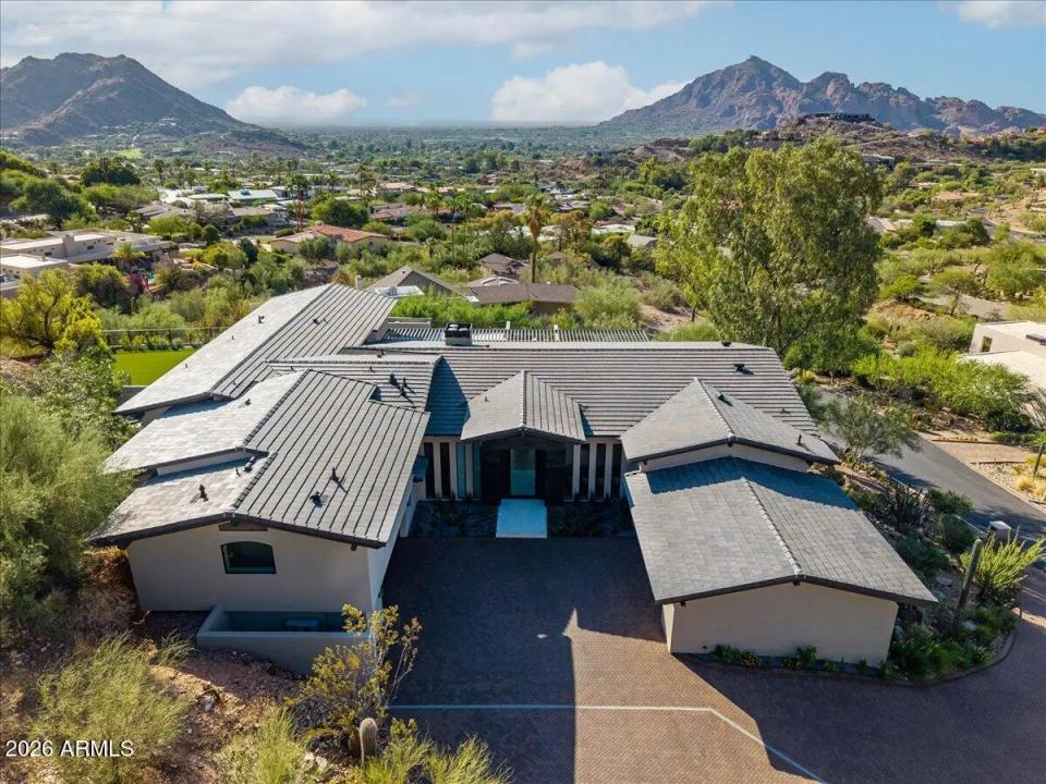 Real Estate Picture 3