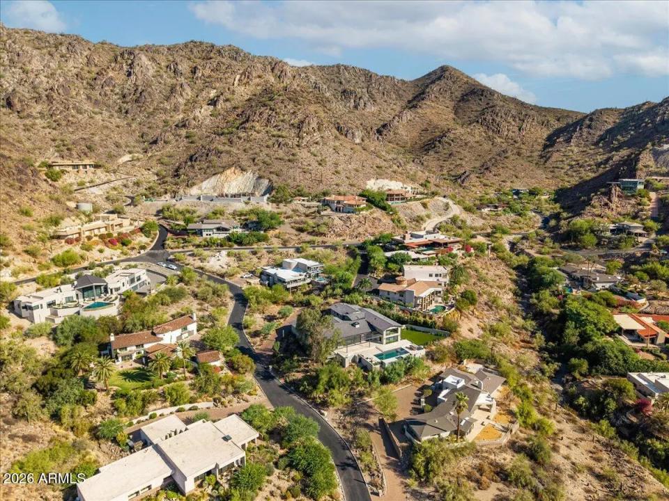 Real Estate Picture 90