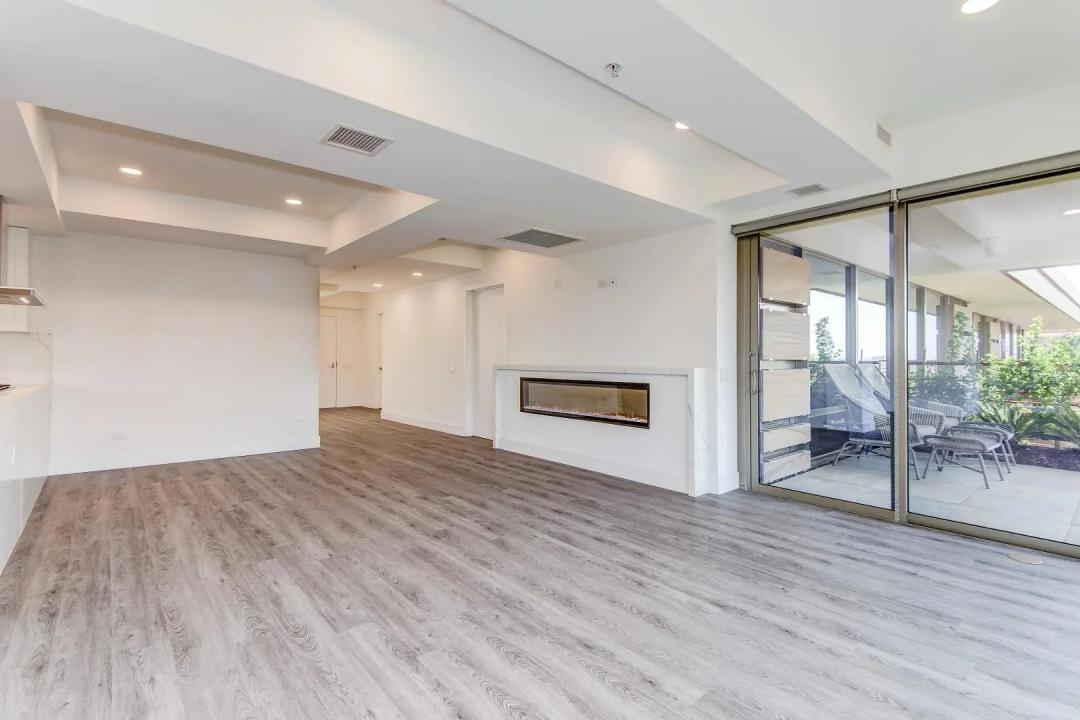 Real Estate Picture 7