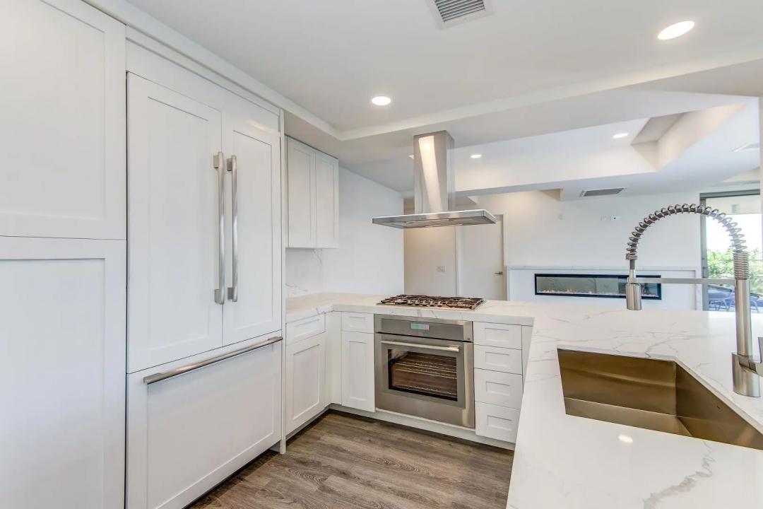 Real Estate Picture 12