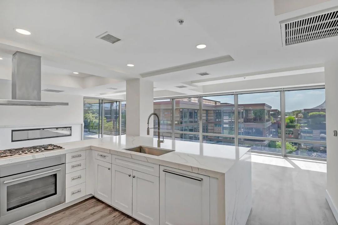 Real Estate Picture 17