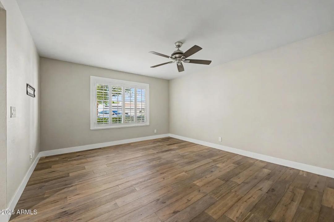 Real Estate Picture 8