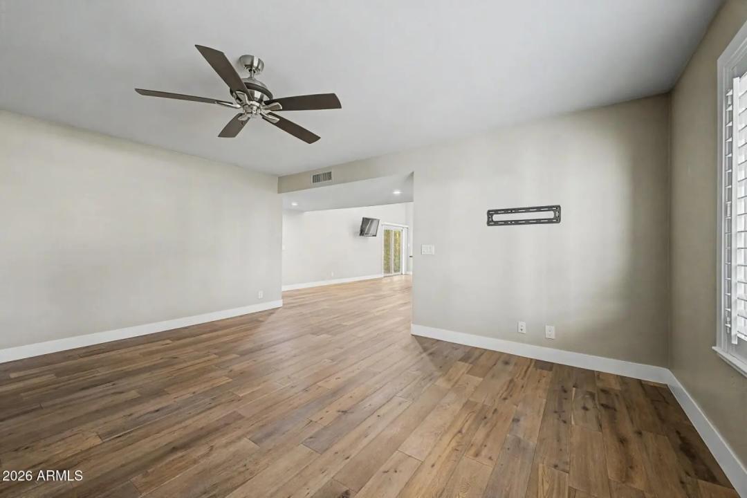 Real Estate Picture 9