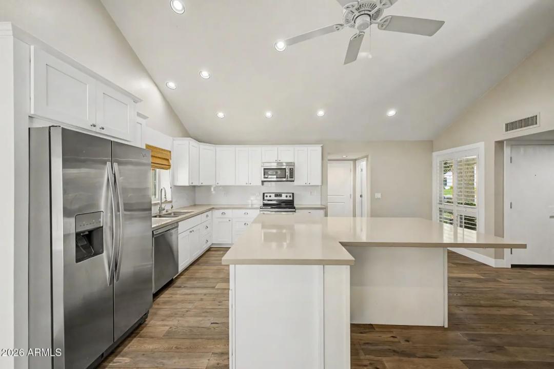 Real Estate Picture 15