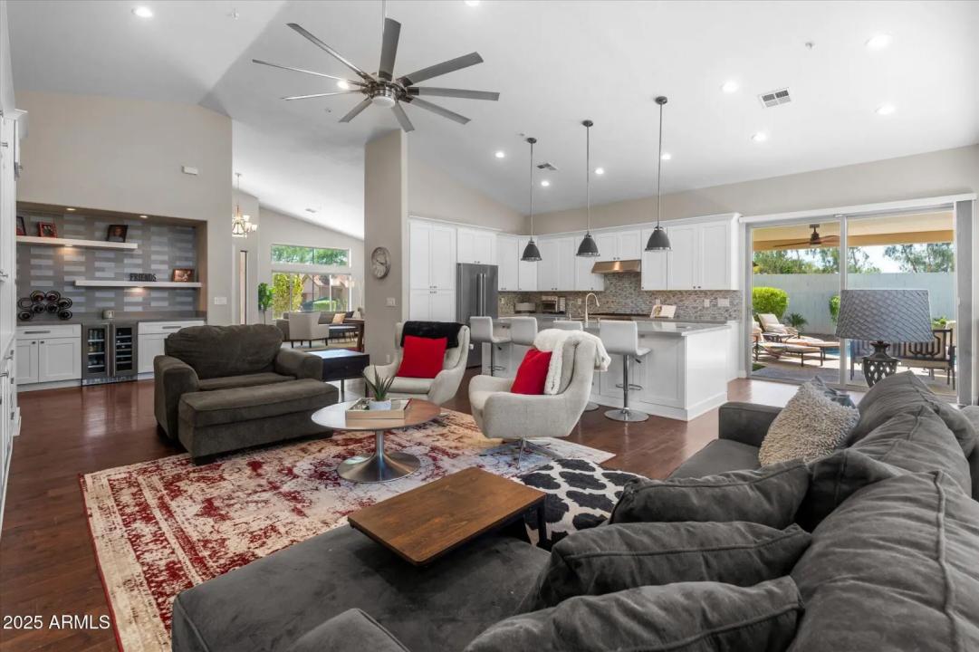 Real Estate Picture 13