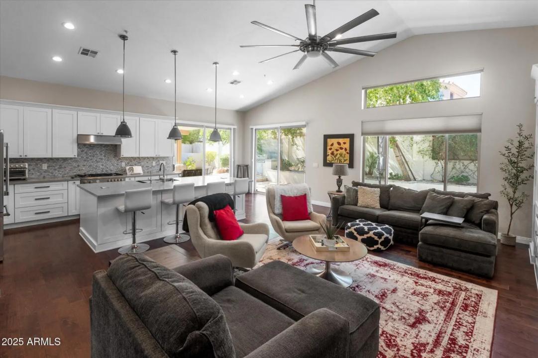 Real Estate Picture 16