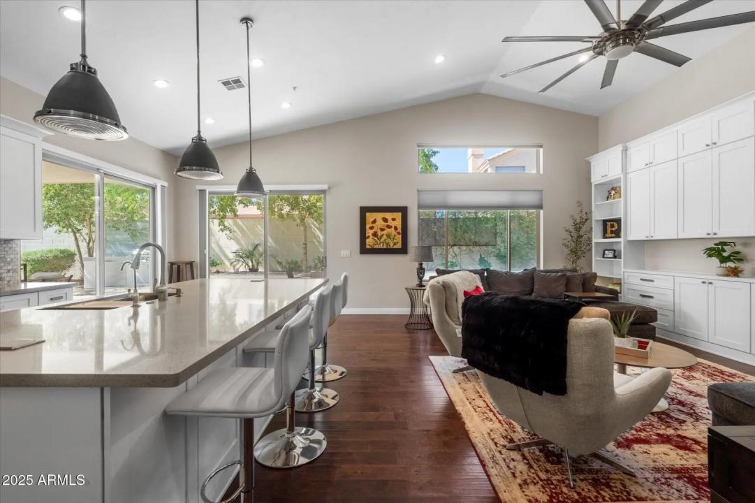 Real Estate Picture 22