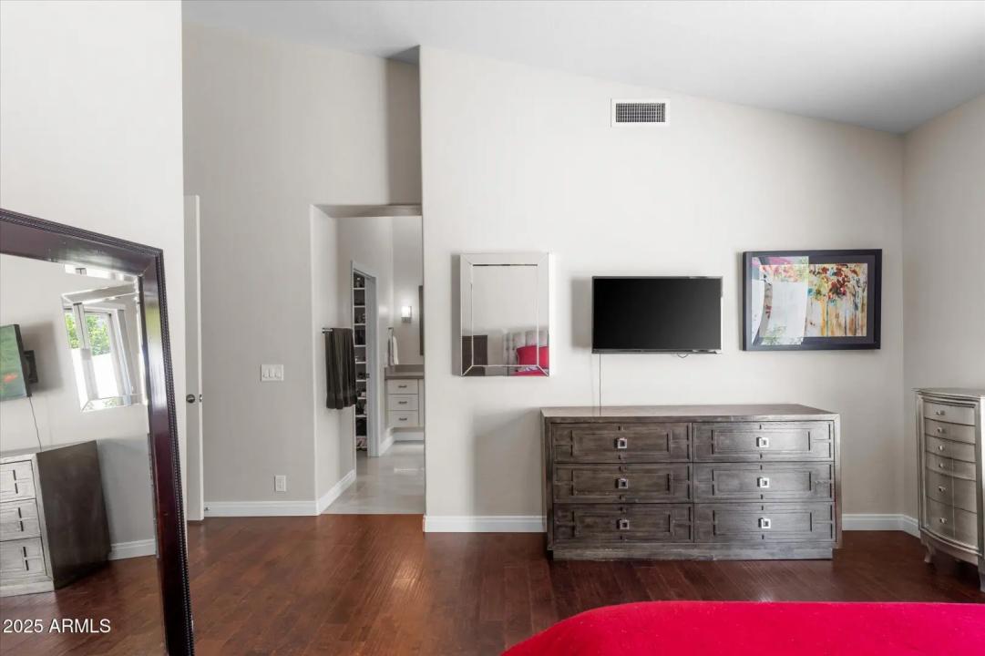 Real Estate Picture 28