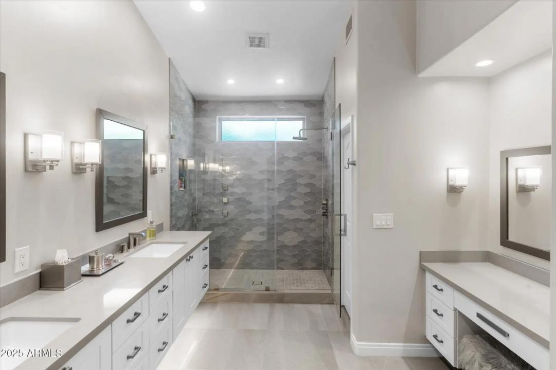 Real Estate Picture 30